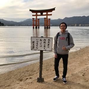 Meet your Posher, Emil